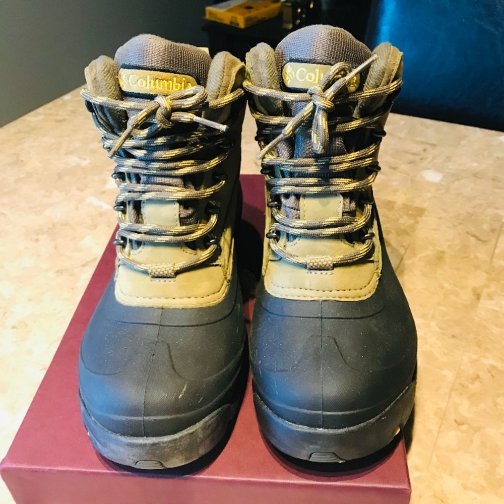 Columbia  boots size 6.5